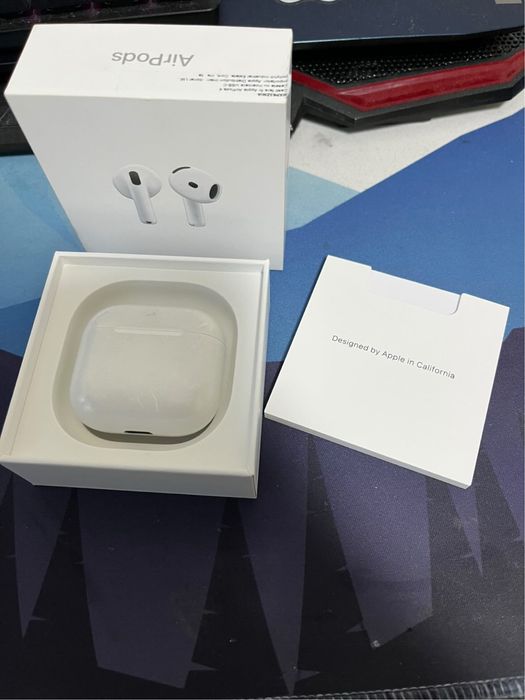 Apple Airpods 4 Noise cancellation