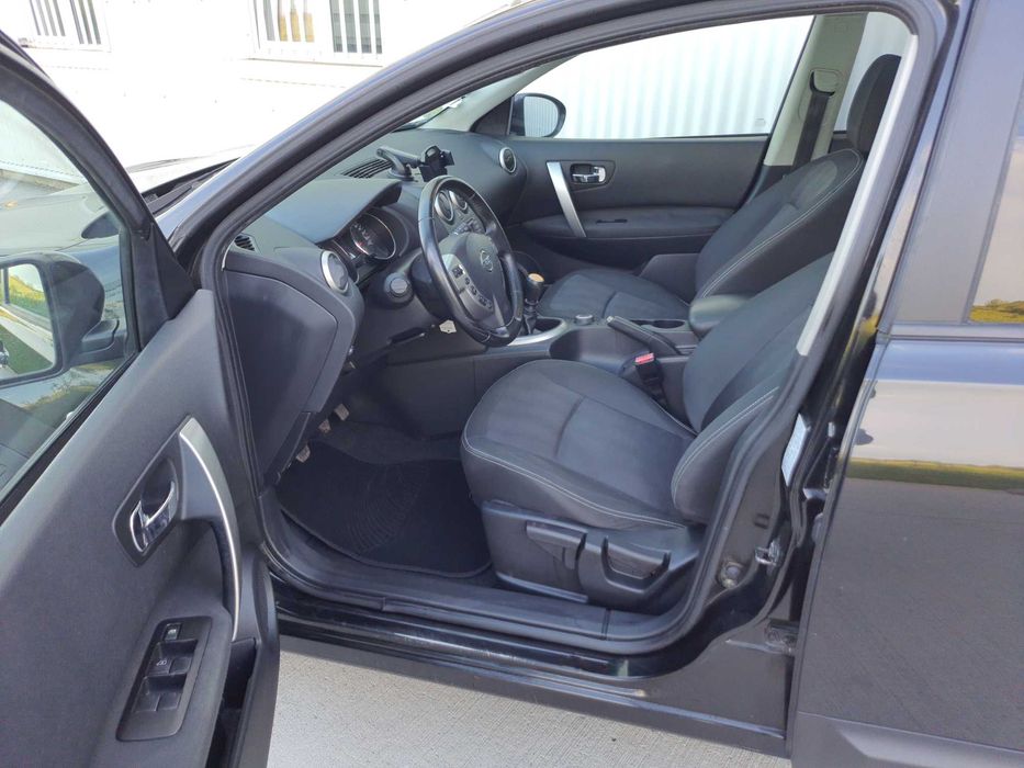 Nissan Qashqai+2/7loc. Tekna 2.0D 4x4 RAR facut.