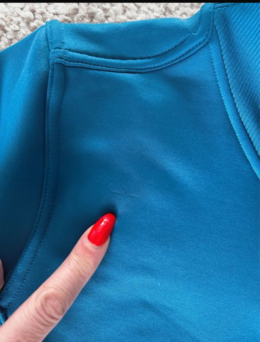 Bluza nike noua , marimea S