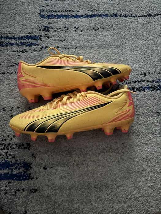 Vand ghete de fotbal marimea 40.5