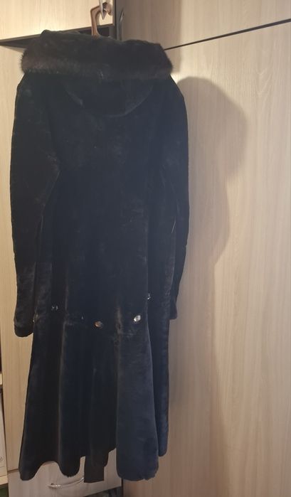 Продам мутоновую шубу