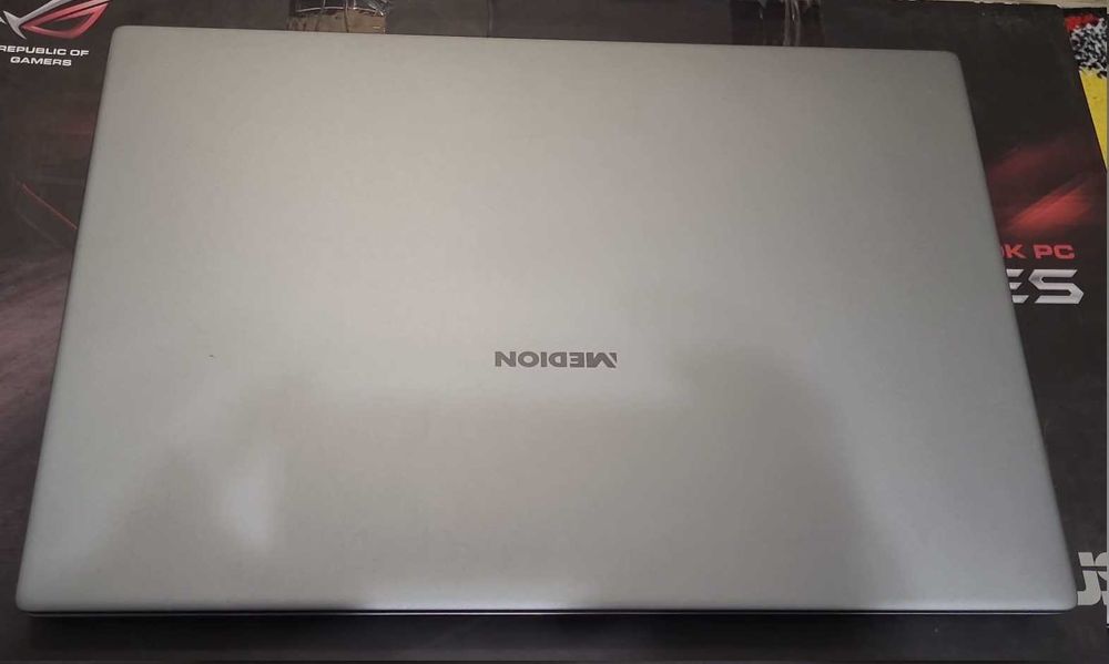 Laptop business , carcasă full metal , aluminiu cu  i5 1135g7, 16GB