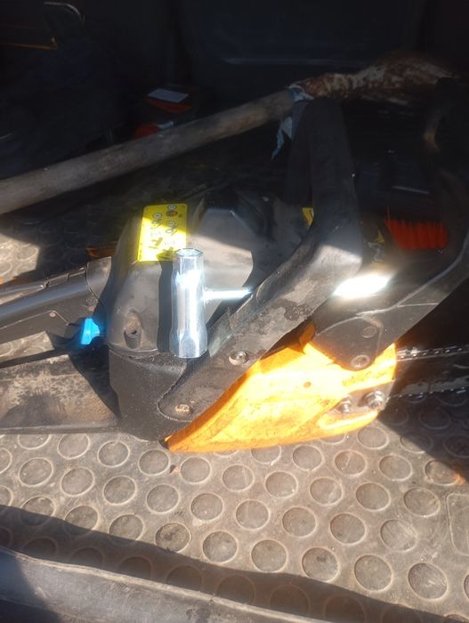 Бензопила для лесозагатовки