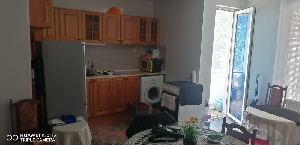 ПРОДАВА СЕ: Обзаведен самостоятелен имот от 230 кв.м (2-ри и 3-ти етаж) с ОБОСОБЕН ДВОР, отделен вход, 4 ТЕРАСИ и КЛИМАТИЦИ НАВСЯКЪДЕ