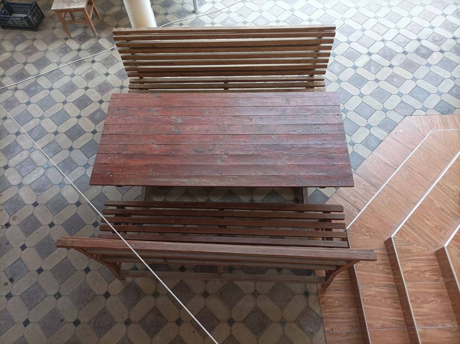 Стол стул сотилади