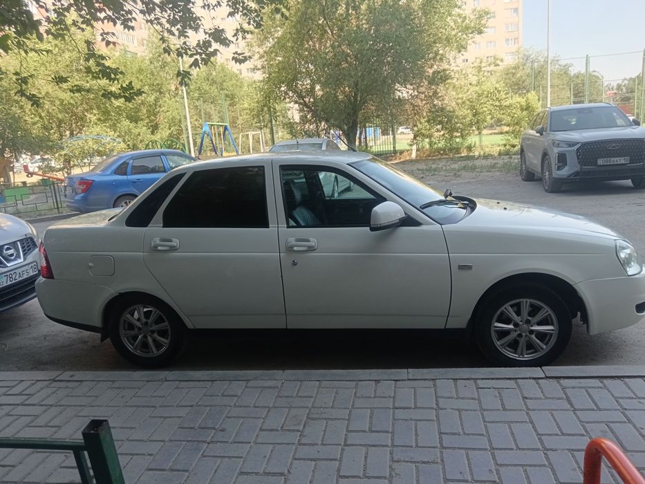 Продам срочна ПРИОРА 2 БЕЗ КОНДЕРА