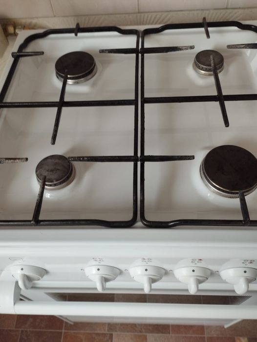 Продам газовую плиту