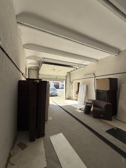 Inchiriez Spatiu Comercial/Garaj/Depozit 70 MP Codlea,Central