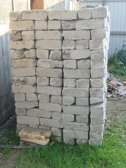 Продам кирпич силикатный.