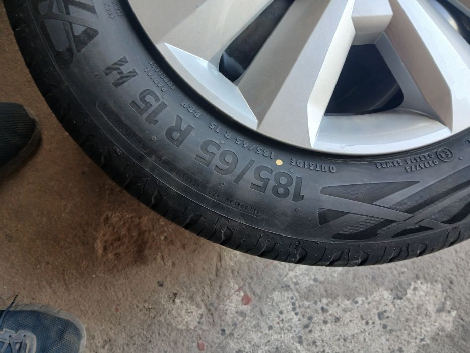 Set jante cu capace anvelope continental 185 65 15 Dacia Logan Sandero
