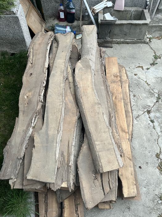 Продавам сух материал от орех