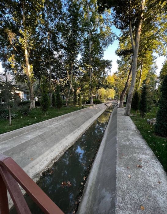 Продается шикарная зона отдыха ! Территория 99 соток .