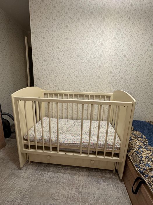 Детская кровать-манеж