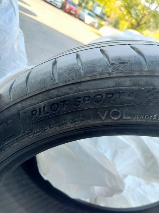 255/40/R19 Michelin