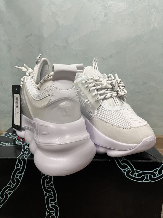 Versace chain reaction