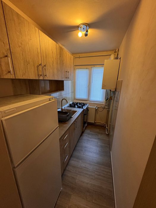 Inchiriez apartament cu 3 camere in zona bd. Cetatii