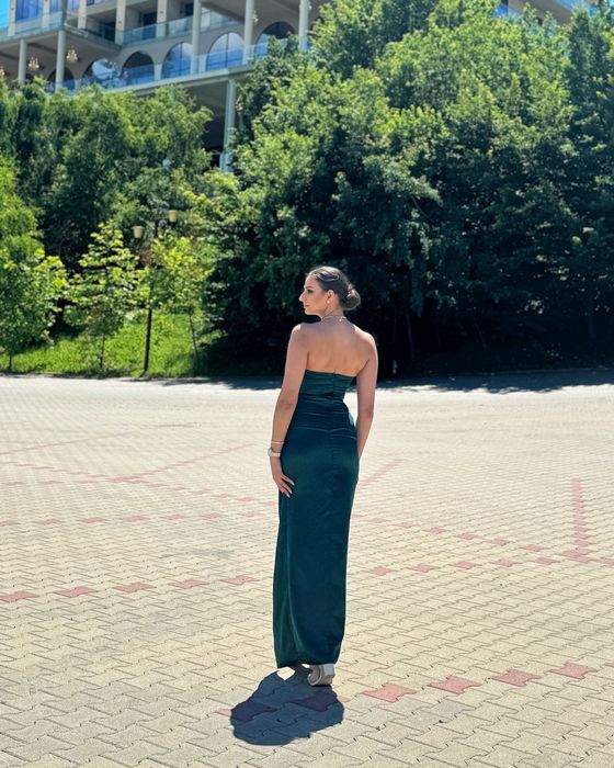 Rochie lungă verde smarald