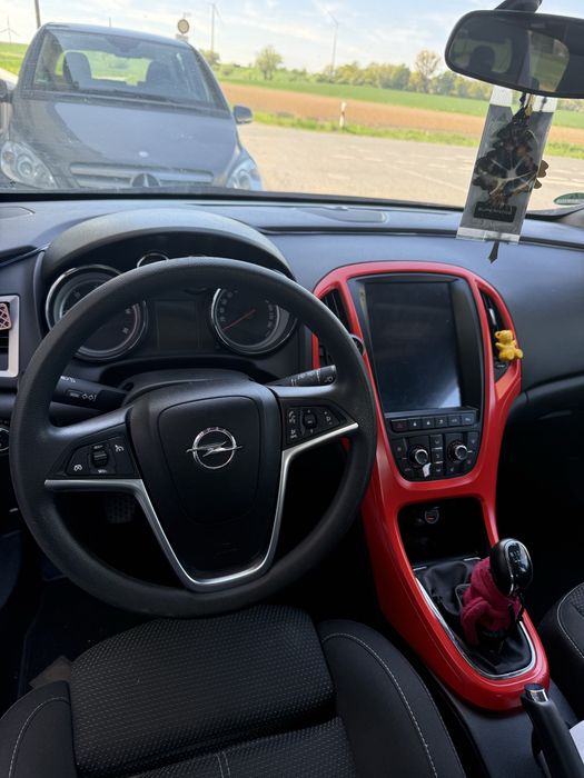 Opel astra sport tourer