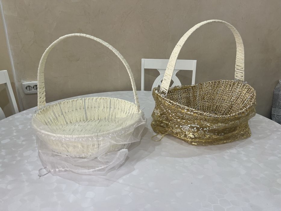 Продаю корзины ,2 шт 5000 тг