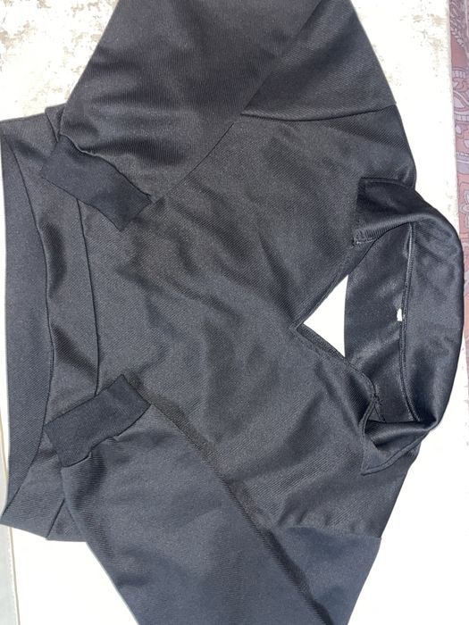 Кофта черного цвета