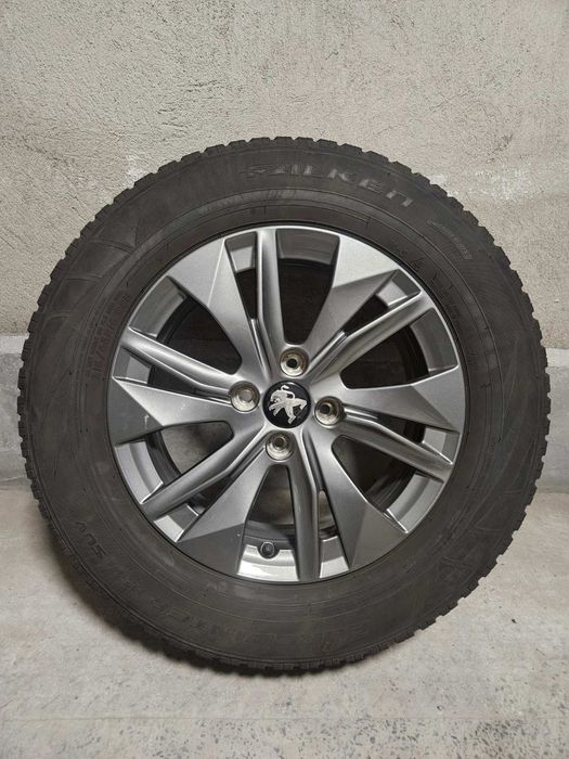 Зимни гуми с оригинални джанти за Пежо 4бр 215/65/16R
