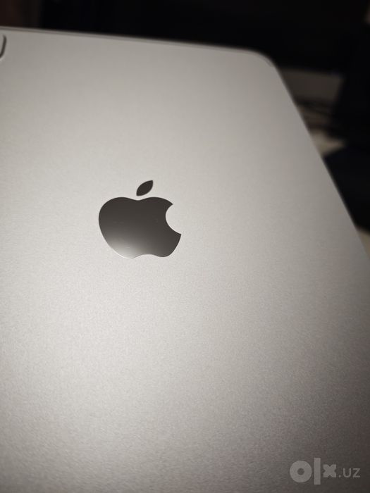 Ipad pro M4 11 inch 122 sikl 256gb + magic keyboard