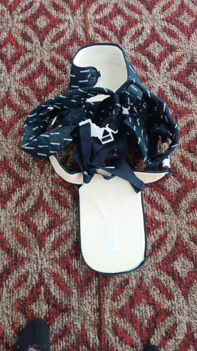 Kenguru bolalarni kotarsin un