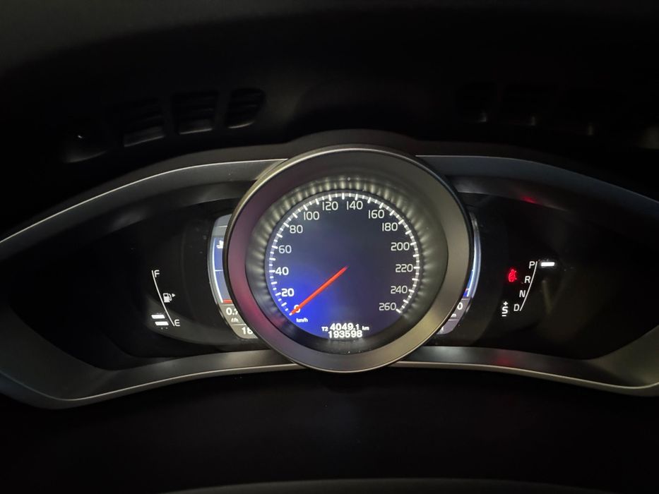 Volvo v40 2018 R Design