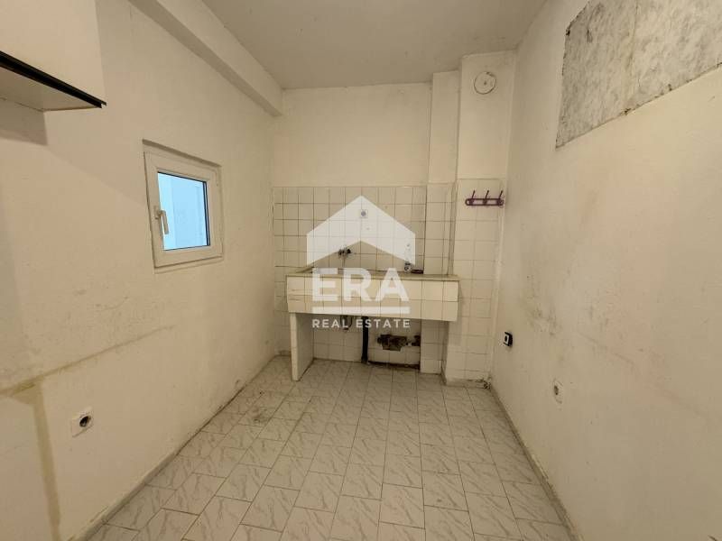 Продава се Двустаен апартамент в Варна, Цветен квартал - 64 кв.м за 1711 €/кв.м - Снимка #3