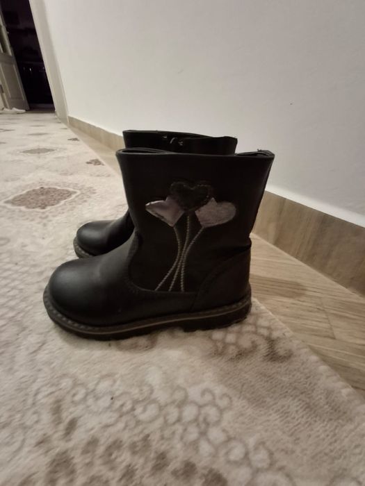 Обувки боти за момиче
