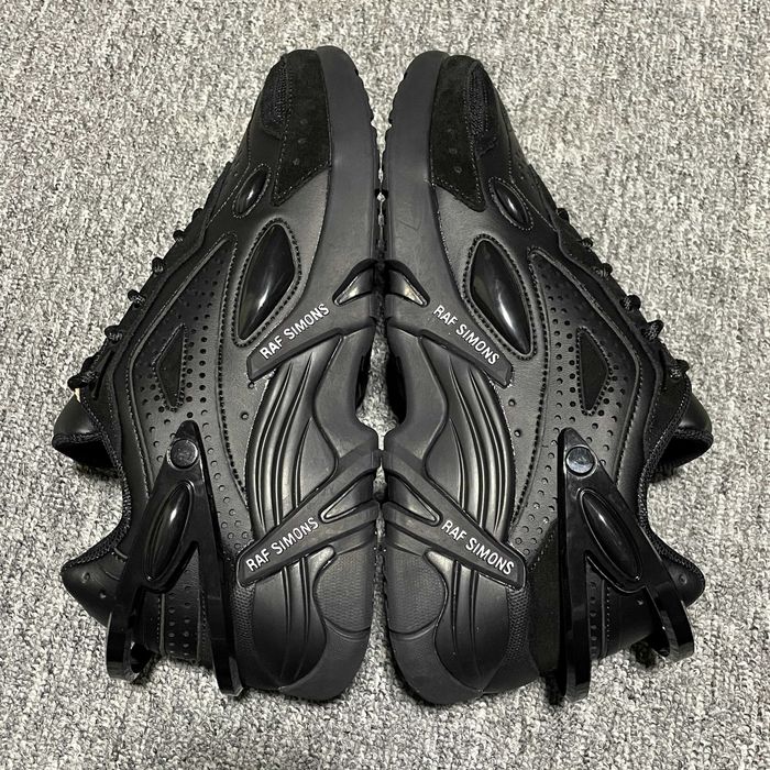 RAF SIMONS Cylon-21 43 44