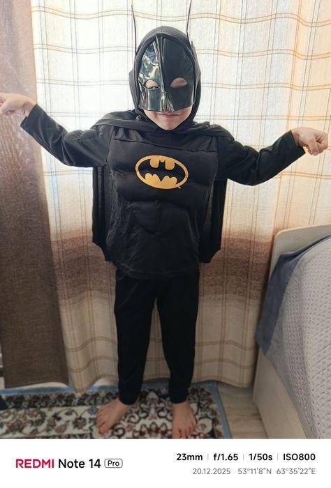 Детские новогодние костюмы Бэтмен и Человек паук