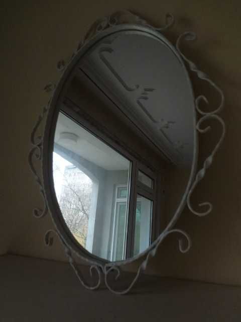 Винтидж огледало с метална рамка