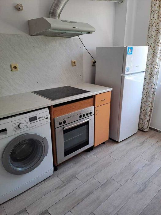 Дава се под наем Тристаен апартамент в Бургас, Славейков - 70 кв.м за 499.8 € - Снимка #1