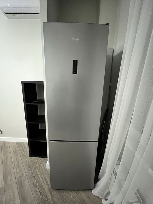 Холодильник Hotpoint Ariston