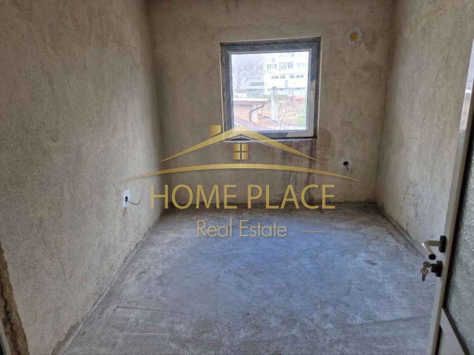 Продава се Четиристаен апартамент в Варна, Левски - 138 кв.м за 961 €/кв.м - Снимка #2