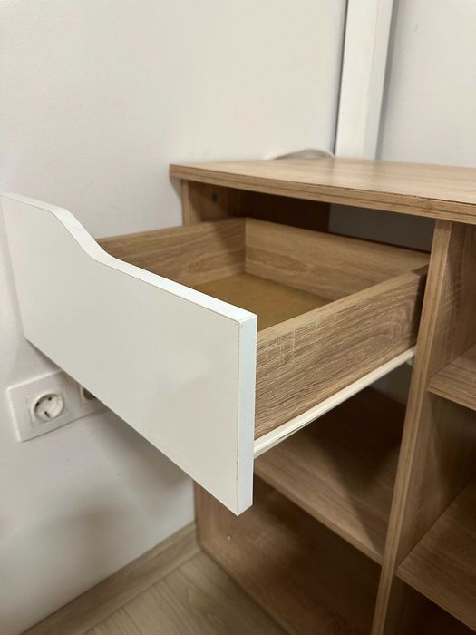 Скрин – дъб / бял гланц