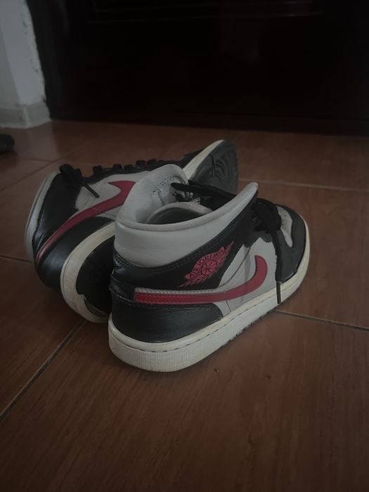 Air Jordan 1 Black Red Sail