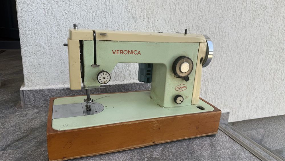 Masina de cusut Veronica