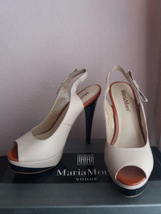 Продам женские босоножки