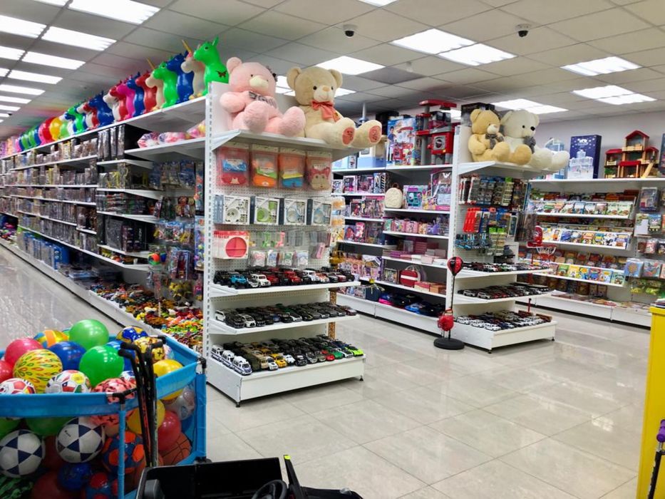 Продам тд кристал  1200 м кв в самом центре