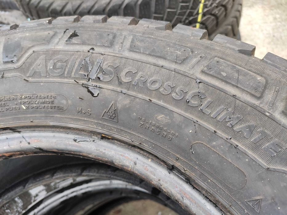 2бр Всесезонни гуми за бус 235 65 16 С - Michelin