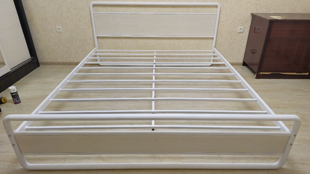 Двуспальная кровать металлическая. Модель:  GLORIYA