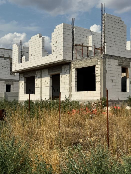 Construcții case la roșu sau cheie