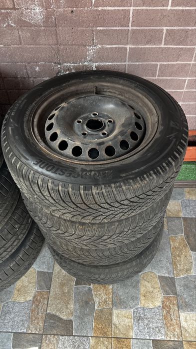 Vand roti skoda octavia r15 si roti ford fiesta R14