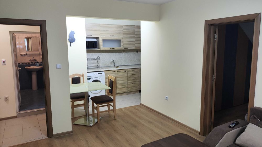 Продава се Тристаен апартамент в Варна, Спортна зала - 75 кв.м за 8 €/кв.м - Снимка #3