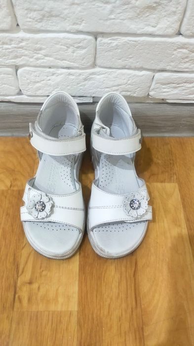 Продам сандалии в отличном состоянии