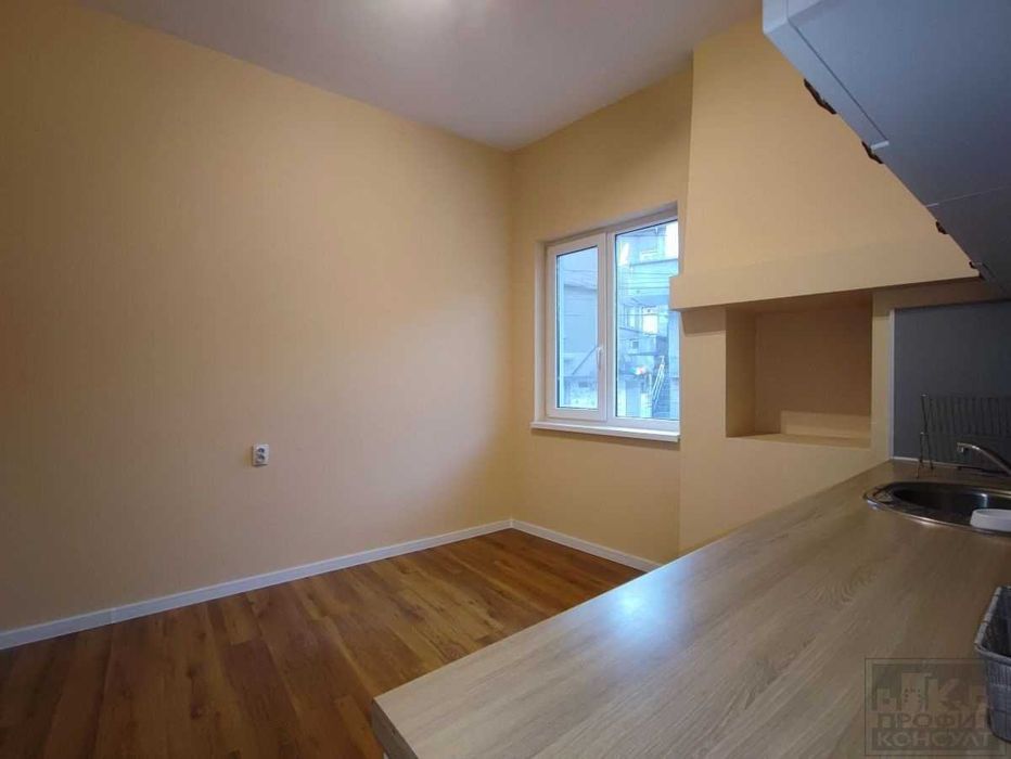 Дава се под наем Офис в Велико Търново, Център - 95 кв.м за 600 € - Снимка #2