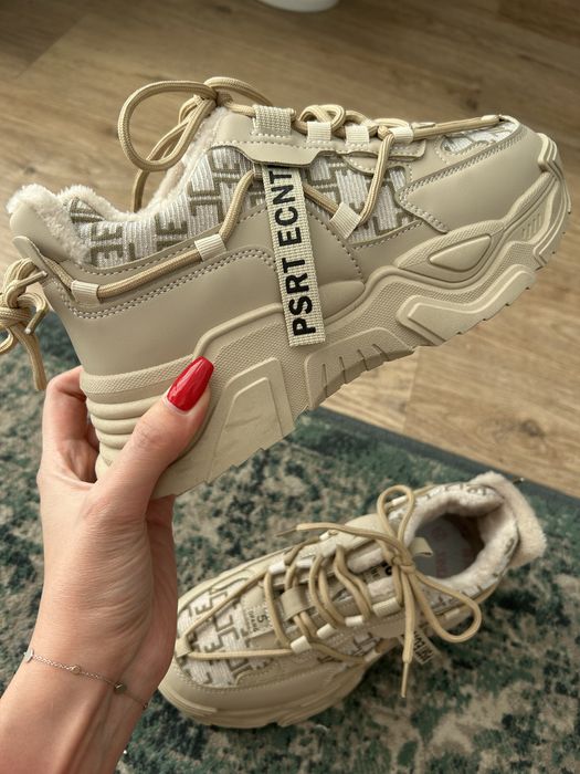 Adidasi Bej Crem
