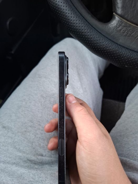 Продам Iphone 16 pro max 256gb
